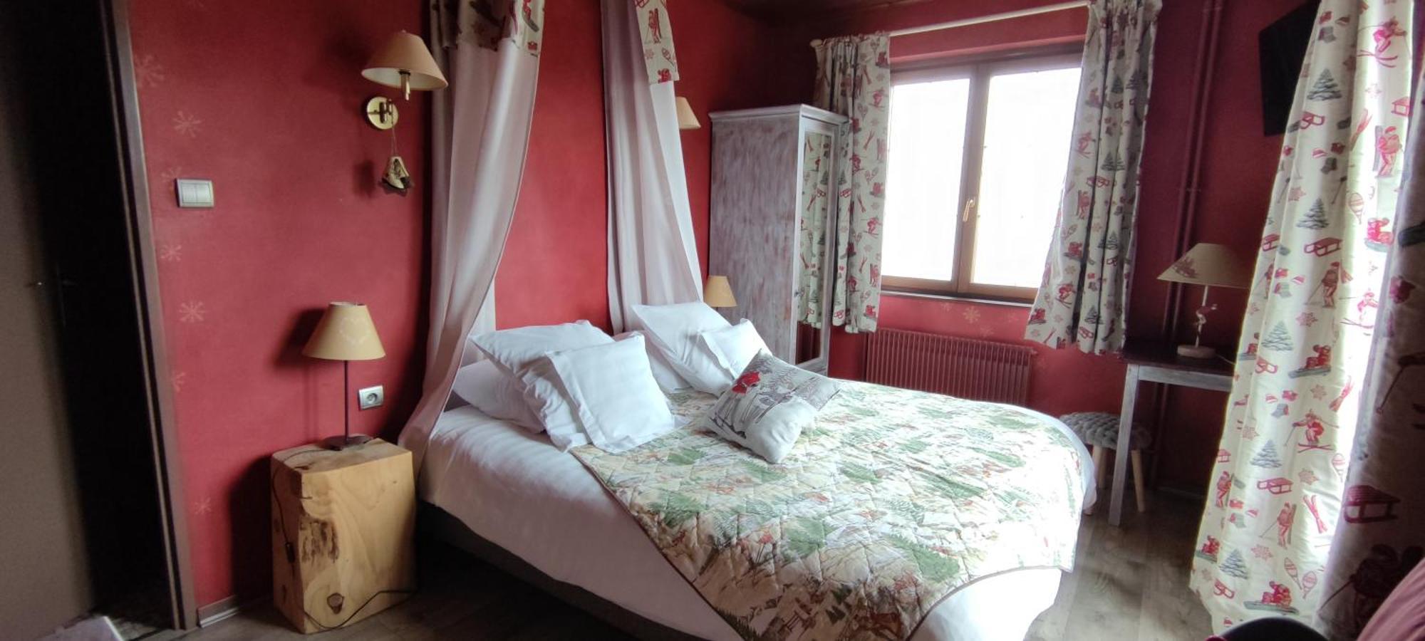 Les 4 Saisons Hotel *